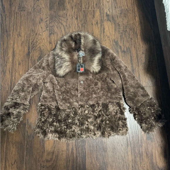 carre noir faux fur coat size large NWT!
